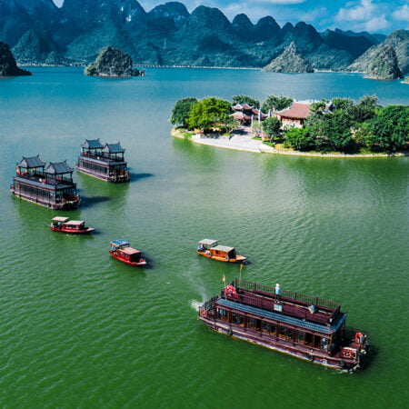 Tam Chuc boat trip